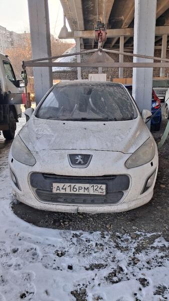 Peugeot 308 2012, фото 2