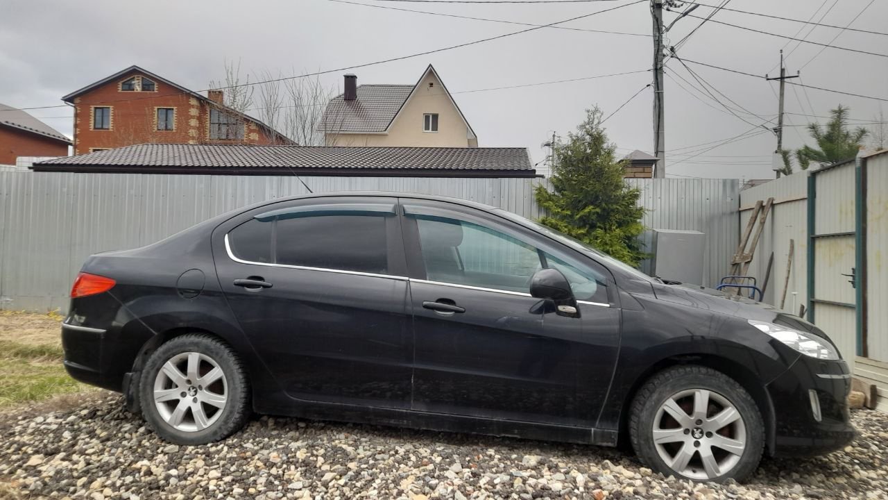 Peugeot 408