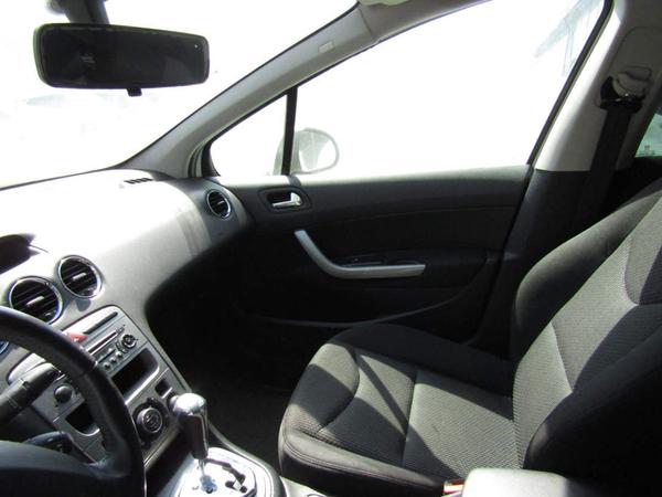 Peugeot 408 2012, фото 32