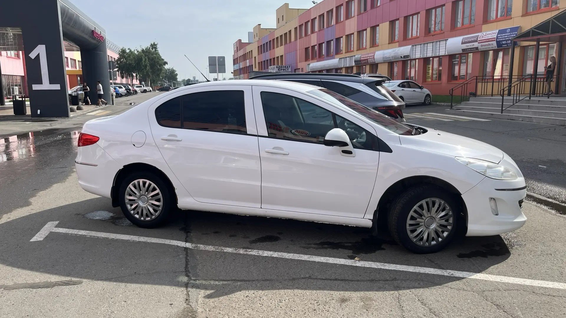 Peugeot 408