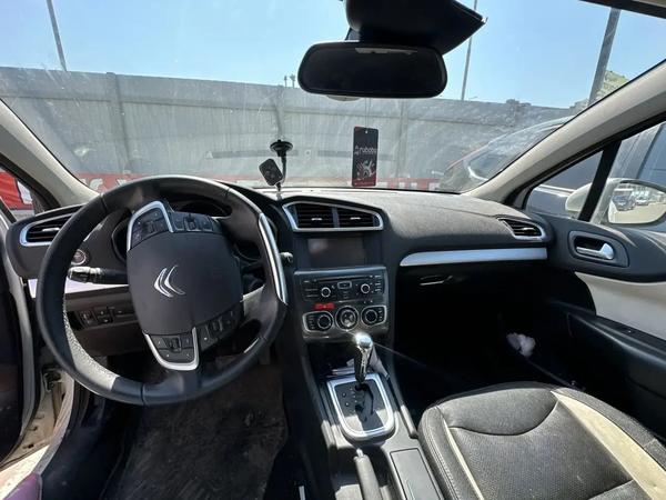 Citroen C4 2013, фото 11