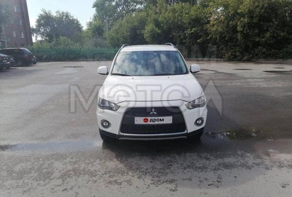Mitsubishi Outlander 2011, фото 2