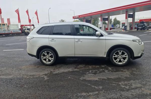 Mitsubishi Outlander 2014, фото 3