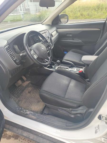 Mitsubishi Outlander 2017, фото 3