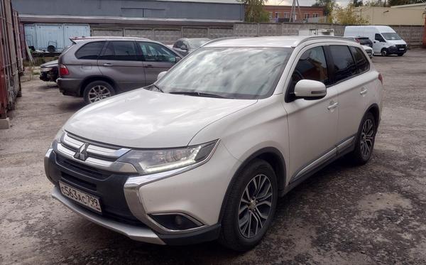 Mitsubishi Outlander 2017, фото 12