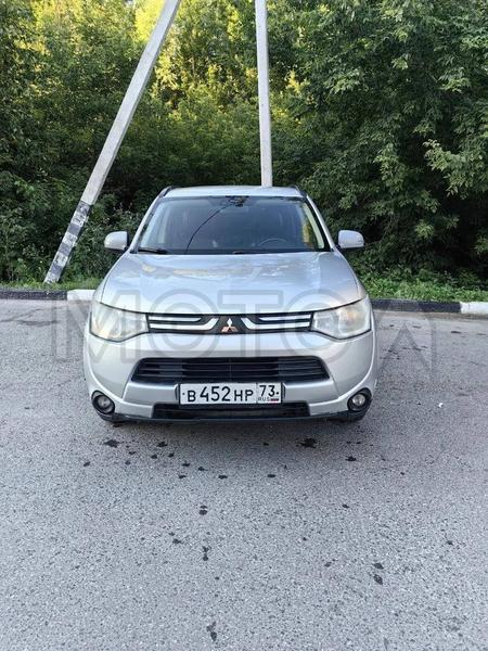 Mitsubishi Outlander 2013, фото 2