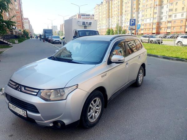 Mitsubishi Outlander 2013, фото 2