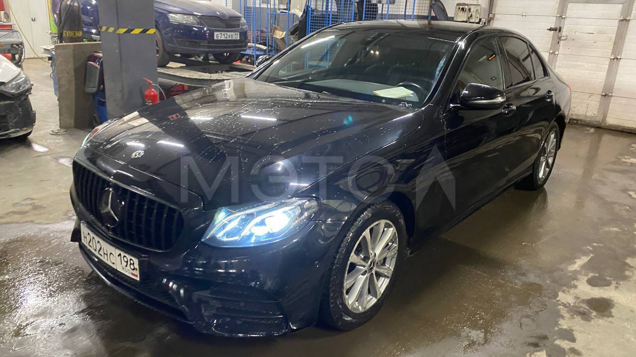Mercedes-Benz E200