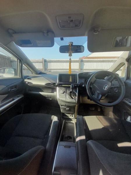 Toyota Wish 2009, фото 13
