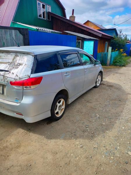 Toyota Wish 2010, фото 2