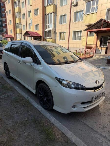 Toyota Wish 2011, фото 3