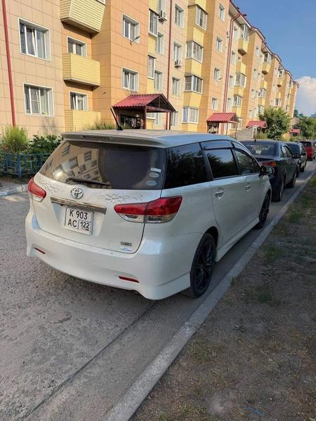 Toyota Wish 2011, фото 6