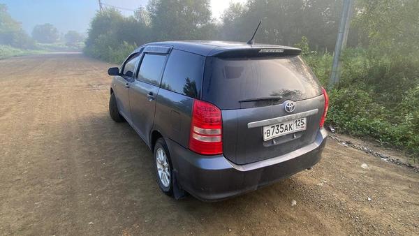 Toyota Wish 2004, фото 2
