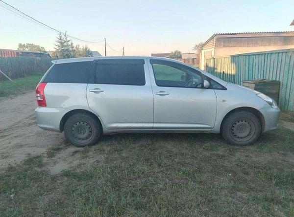 Toyota Wish 2005, фото 4