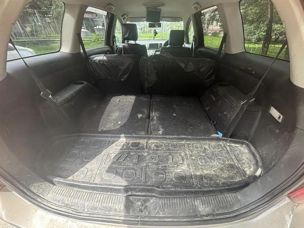 Toyota Wish 2006, фото 2