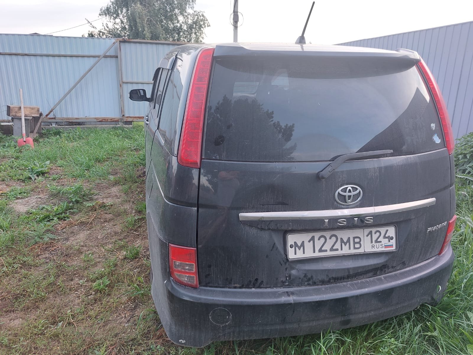 Toyota ISis
