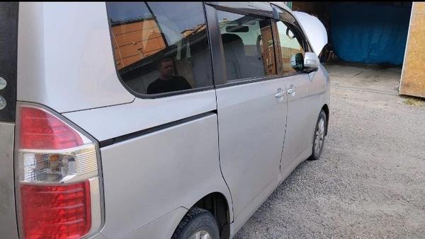 Toyota Noah 2008, фото 10