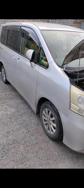 Toyota Noah 2008, фото 4