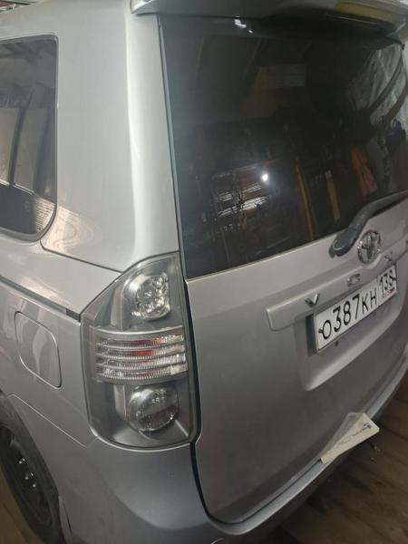 Toyota Voxy 2009, фото 8