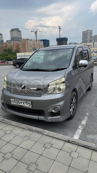 Toyota Voxy 2012 с торгов по банкротству, фото 1