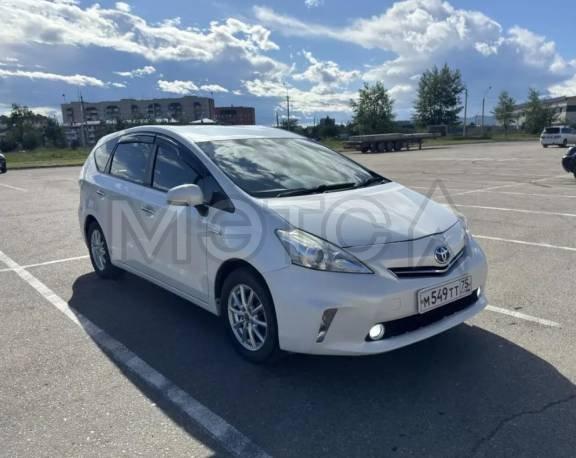 Toyota Prius Alpha 2014, фото 3