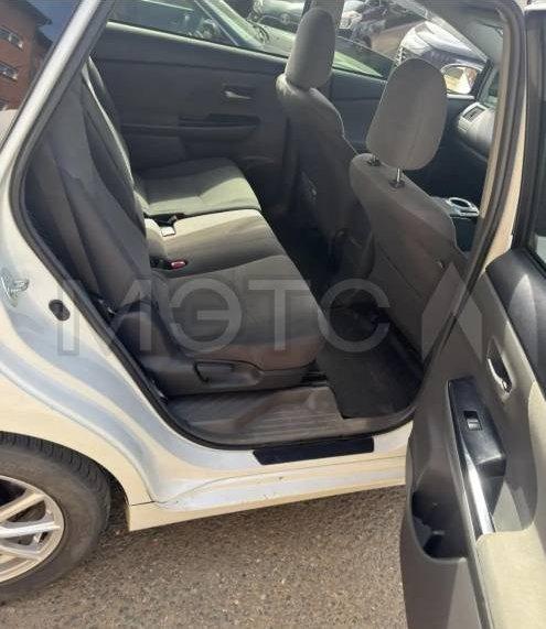 Toyota Prius Alpha 2014, фото 9