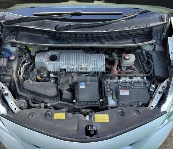 Toyota Prius Alpha 2014, фото 10