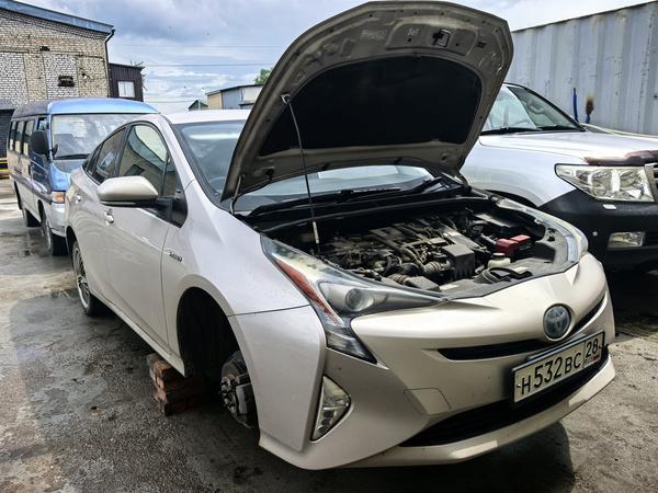 Toyota Prius 2015, фото 2