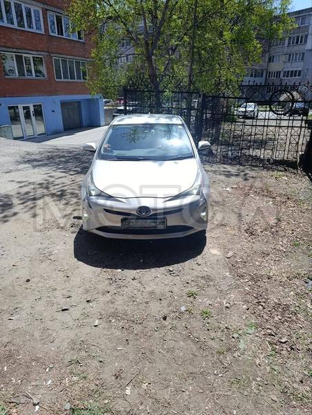 Toyota Prius 2017, фото 2