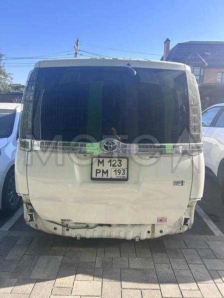 Toyota Voxy 2015, фото 5