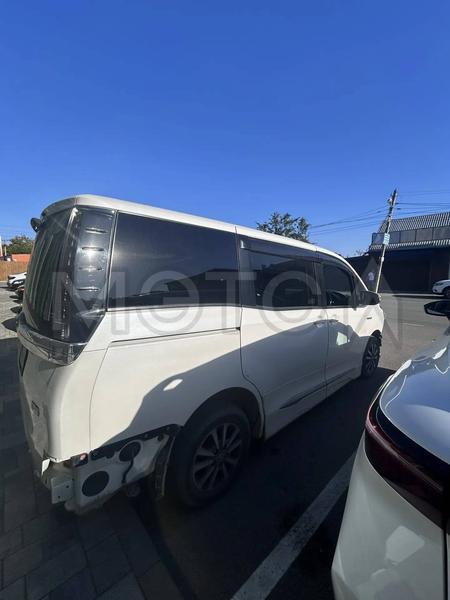 Toyota Voxy 2015, фото 4