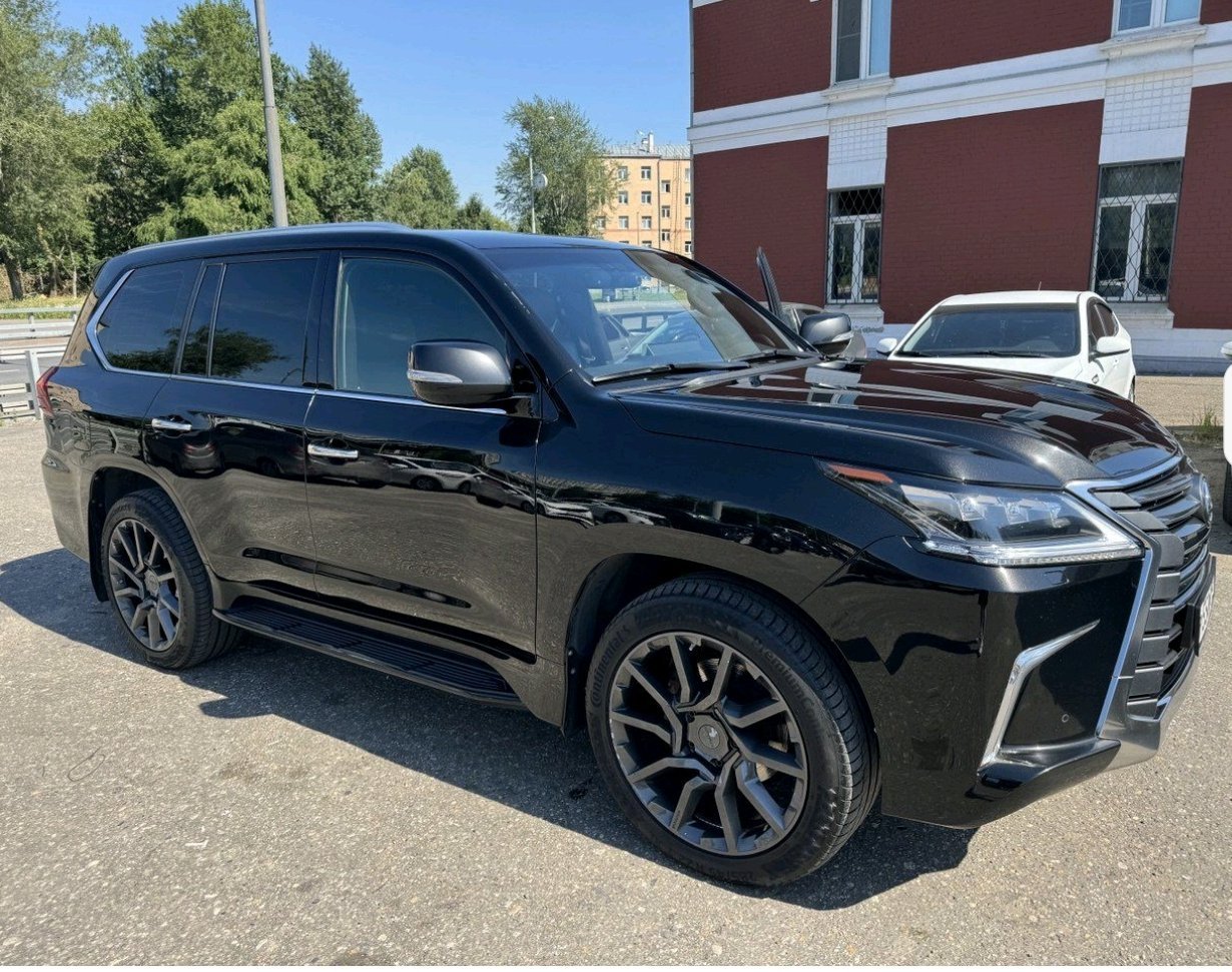 Lexus LX